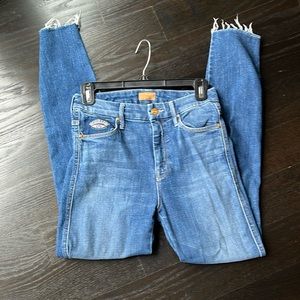 Mother high waisted double looker ankle fray size 25